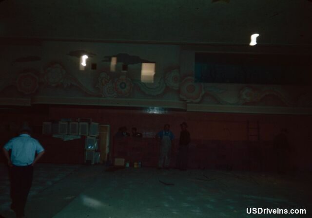 Harbor Theatre hand-painted pastel murals by Mohn-Green Studios